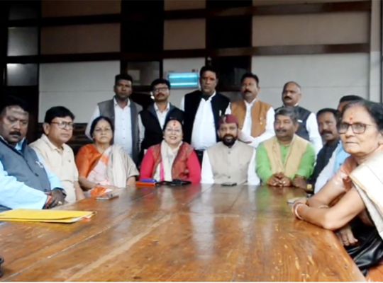 The Vice Chairman of the Sanitation Commission has become strict regarding the Swachh Bharat Mission. During the Nainital review meeting, he stated that sanitation workers should receive timely services.