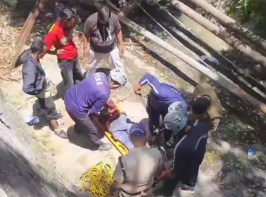 Nainital: A mentally ill patient suddenly escaped from the hospital during treatment. He jumped into a drain in the Metropole area, and was rescued by the police.