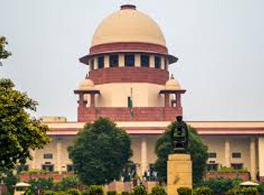  Big news: The Supreme Court issues a significant message during the hearing of the high-profile Twisha Sharma case! The Solicitor General cautioned the media against sensationalism, saying it was dangerous to force daughters into compromises.