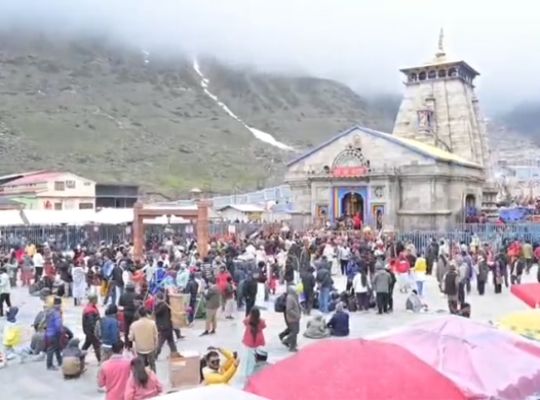 The Kedarnath Yatra has created history: Over 842,000 devotees visited Baba Kedarnath! Devotees openly praised the arrangements.