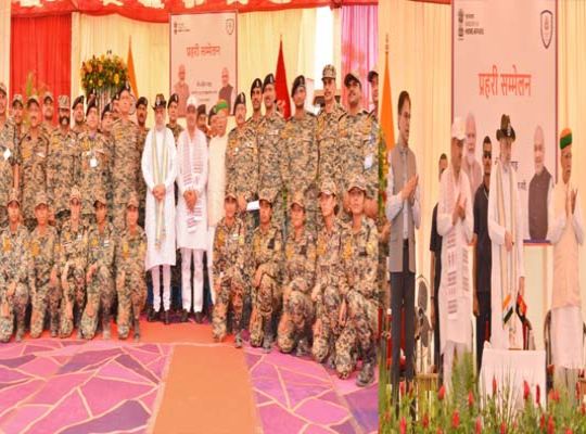Amit Shah Roars at the India-Pakistan Border: Boosts the Morale of Soldiers at 'Sanchu Post'&mdash;a Witness to the 1965 and 1971 Wars&mdash;and Virtually Inaugurates Women's Barracks