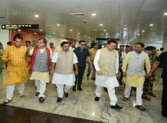 BJP's show of strength in Dehradun: Senior leaders gather to welcome National President Nitin Naveen! Important meetings will be held with MLAs, MPs, and organization officials.