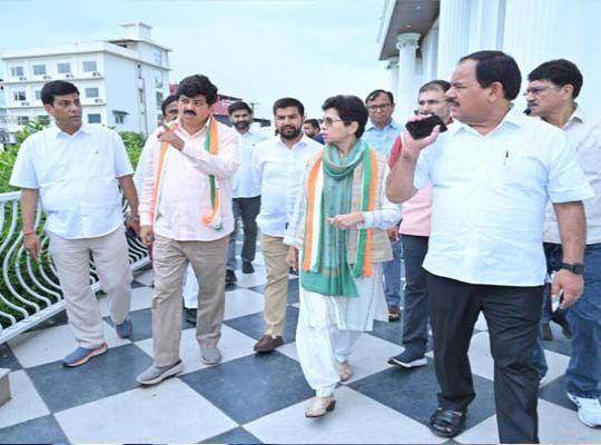 Congress Sounds Election Bugle with Rahul Gandhi's Uttarakhand Visit; Kumari Selja Takes Command