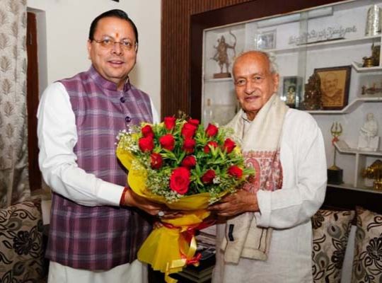 Visiting the former Governor's residence, the CM extended his congratulations, stating: "Decades of national service, simplicity, and dedication to public welfare have received significant national-level recognition."
