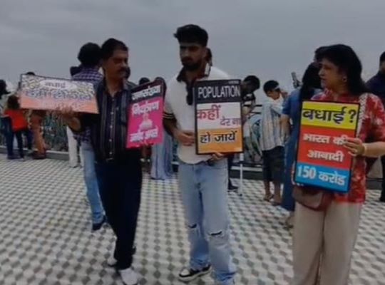 This unique couple has been championing the cause of population control for 32 years! They delivered a powerful message by walking backwards on Mussoorie's Mall Road.