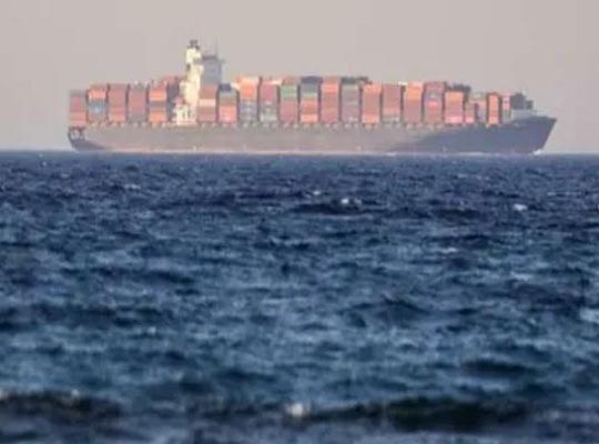 Alarm in the Gulf: Indian ship 'Virat-1' meets with an accident off the coast of Oman; massive rescue operation launched to save 14 Indian sailors.