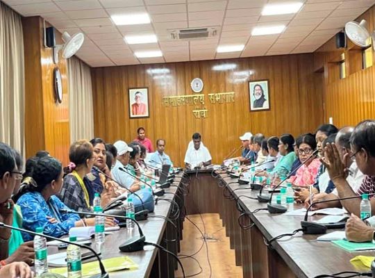'Electoral Pathshala' to start in Ranchi schools; campaign to update Aadhaar details of 1.45 lakh students intensifies.