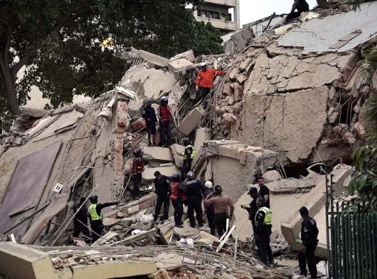 Breaking News: Venezuela rocked by powerful earthquake tremors! Scenes of devastation in Caracas and several other cities; hundreds of thousands affected.