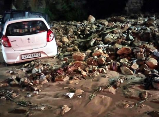 Pre-monsoon havoc in Uttarakhand: Heavy rainfall in Chamoli's Narayanbagar turned the market into a heap of debris; sludge entered shops and an inter-college, while the Badrinath Highway remained blocked for hours.