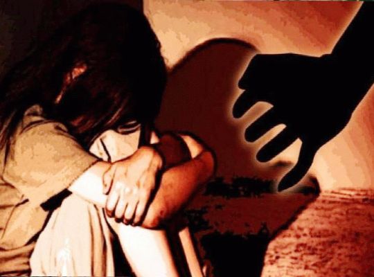 Horrifying incident: Neighbor rapes a differently-abled minor girl alone at home and beats her until she loses consciousness; massive outrage in the area.