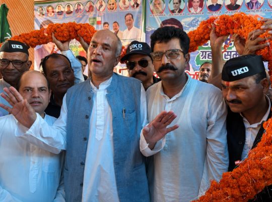 UKD holds show of strength in Kaladhungi; former District Panchayat Vice-Chairman Tara Singh Negi joins the party.