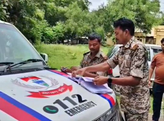Horrific road accident in Bokaro: Three friends on a motorcycle, returning from a wedding ceremony, were run over by an unidentified vehicle; all three died a tragic death on the spot.