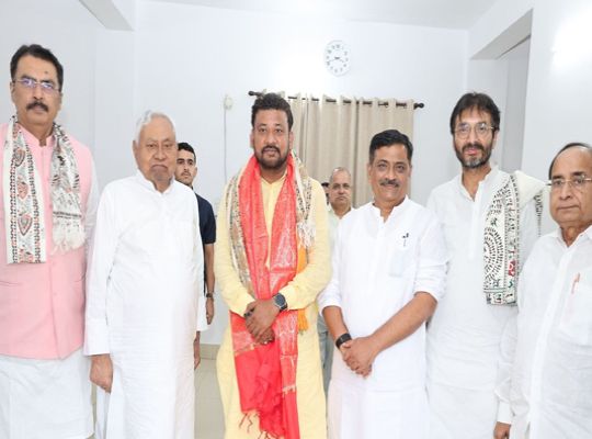 Nitish blesses BJP candidate; NDA counters the opposition in Bankipur with a display of unity.