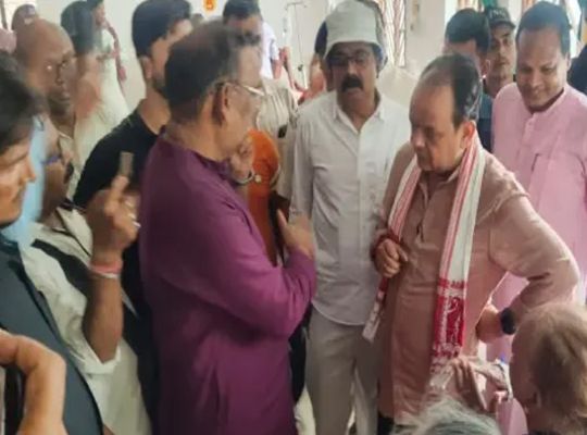 Health Minister's major announcement in Deoghar: 'Motorcycle ambulances' to operate during Shravani Mela; crackdown on the arbitrary practices of private hospitals!