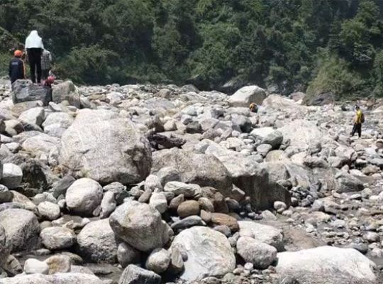  Uttarakhand: 17-year-old boy swept away in a river in Rudraprayag remains missing; relief and rescue operations continue for the third day amidst inclement weather.