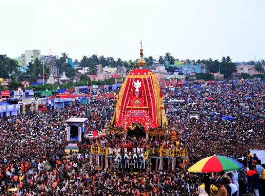 Breaking News: Accident on the first day of the world-famous Jagannath Rath Yatra! Stampede amidst a crowd of lakhs of devotees; reports of two deaths.