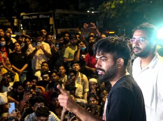 CJP's protest at Jantar Mantar resumes; security tightened,Sonam Wangchuk's hunger strike continues in the hospital.