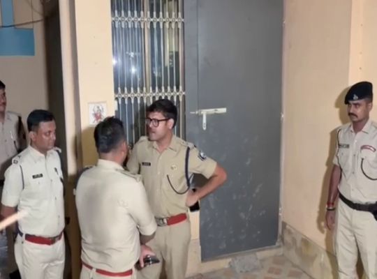 Son in Bengaluru watched parents' murder live on mobile: New tenant kills elderly couple in Muzaffarpur, flees after gathering evidence.