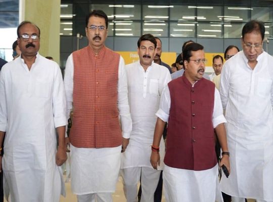 BJP President Nitin Naveen arrives in Patna: Goes all out for the Bankipur by-election; performance over the last 100 days to be reviewed.