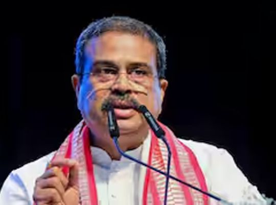 Jantar Mantar Protest: Education Minister Dharmendra Pradhan sends resignation to PM Modi! Says&mdash;this is not a matter of personal honor, but a question of the youth's future.