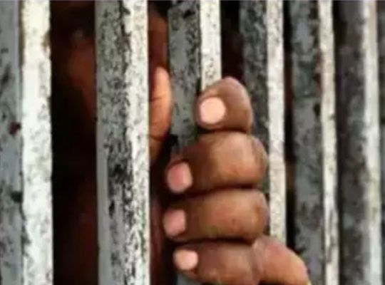 Case involving the smuggling of 330 kg of heroin via the sea route: Special NIA court sentences 6 Pakistani nationals to 8 years in prison each.