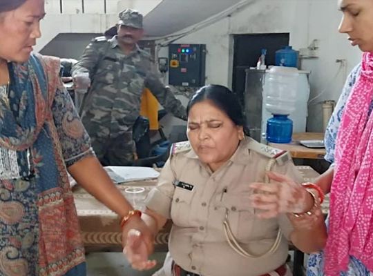 Female Station House Officer (SHO) arrested in Khunti while accepting a ₹50,000 bribe; she had demanded ₹4.5 lakh to drop a name from a case&mdash;major action by the ACB.