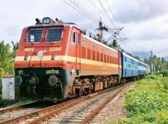 Sparks fly on a moving train in Bihar, causing panic among passengers, a major accident is averted at Gaya station.