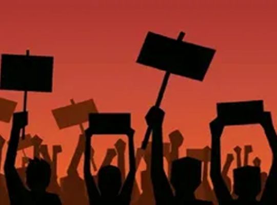 Major decision by the Uttarakhand government: State employees barred from striking for the next six months! ESMA invoked.