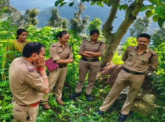 Tragic death of an Anganwadi worker serving as a BLO in Bageshwar! Family blames 'work stress'; administration denies the allegations.