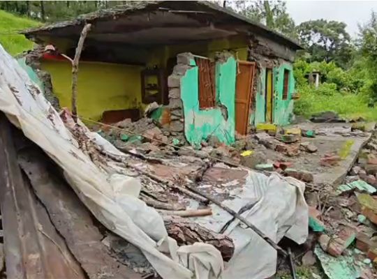 Rain wreaks havoc in Bageshwar! 15 roads closed due to falling debris and boulders; house collapses in Chhatia village, leaving family homeless.