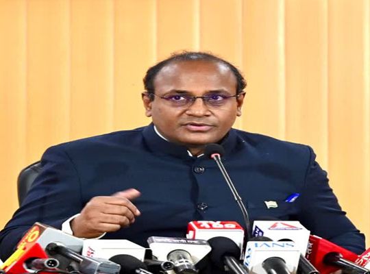 Don't panic over the SIR notice! A solution is available even if documents were destroyed during the disaster. Uttarakhand's Chief Electoral Officer himself also received a notice.