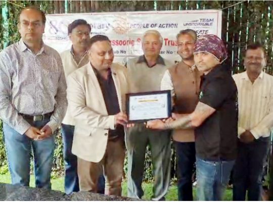 Uttarakhand: Youth emerge as &lsquo;saviours&rsquo; for stray dogs! Taking responsibility for everything from vaccination to treatment; volunteers from &lsquo;Hops for Animals&rsquo; honoured.