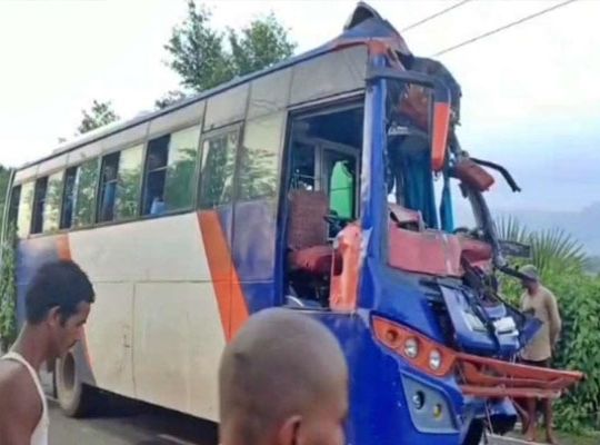 Horrific accident involving a bus carrying Kanwariyas in Koderma; three pilgrims from Nepal killed in collision with a trailer truck.
