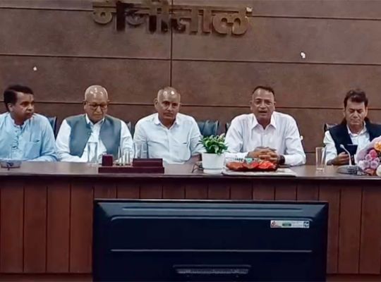 Nainital: Deliberations on promoting horticulture! Growers highlight apple and kiwi-related issues to the Horticulture Department.