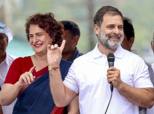  Congress to heat up Uttarakhand's political climate in September; plans in place for Priyanka in the hills and Rahul in the plains.