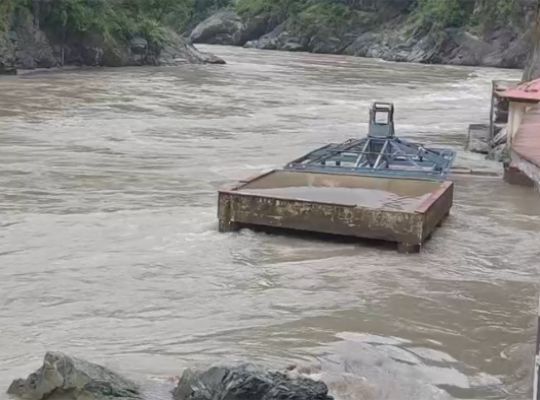 Uttarakhand: Alaknanda and Mandakini rivers near warning level in Rudraprayag; administrative staff on alert.