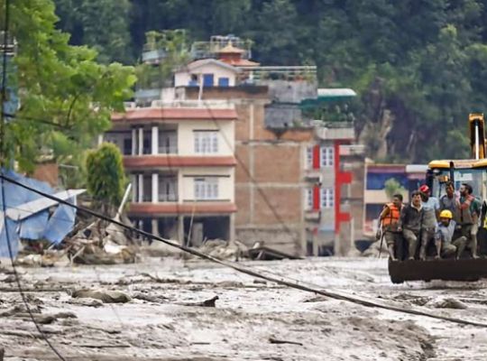 Nepal Deluge: 469 Dead So Far! Citizens of 30 Countries Stranded; India and Many Others Extend a Helping Hand.