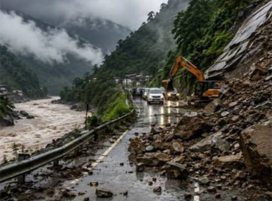 Uttarakhand: Chaos unleashed by roaring clouds, swollen rivers, and landslides! Rain wreaks havoc everywhere; the state is shaken by several tragic incidents.