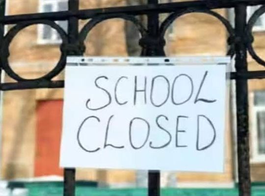 Schools and Anganwadi centers in Udham Singh Nagar district will remain closed tomorrow; strict vigilance will be maintained regarding any violation of rules.