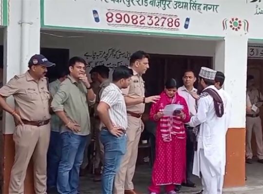 Udham Singh Nagar: Jamia Hanafia Razaul Madrasa sealed in Bazpur; administrator questions the action.
