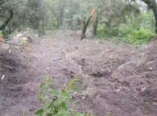 Nainital: Landslide in Malla Krishnapur! Several houses at risk; administrative team reaches the site.