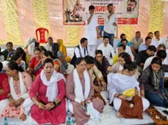 Uttarakhand: 'Purification' controversy escalates in Haldwani; Congress holds *Satyagraha* at Buddha Park, raising issues regarding Dalit dignity.