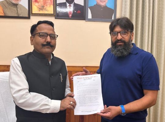 Nainital: Administration once again in trouble over lakeside construction! Puneet Tandon sent a reminder to the DM with a two-day ultimatum, threatening to approach the High Court if action is not taken.