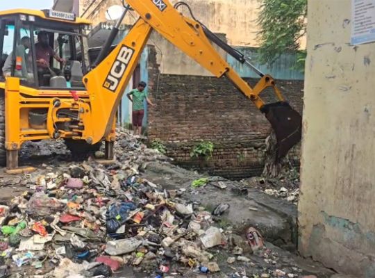 Tragic incident in Haridwar: Police and SDRF combed the drain for 30 hours! Body of six-year-old Vidhika found in the drain; family's hopes turn to grief.