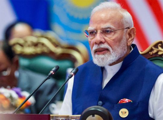  Big News: A flood of birthday wishes for PM Modi! Opposition leaders ranging from Kharge and Rahul to Akhilesh Yadav extended their greetings.