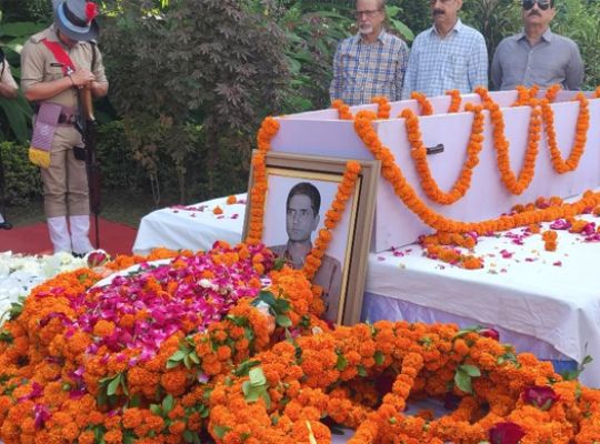 Haldwani: Former Director General of Police (DGP) of Assam, BD Kharkwal, has passed away at the age of 90. He played a pivotal role during 'Operation Bajrang'; police officials, including DGP Deepam Seth, paid their tributes.