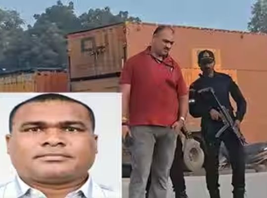 Uttar Pradesh: Major ATS operation in Varanasi! TPC commander Brijesh Ganjhu&mdash;carrying a reward of ₹30 lakh&mdash;killed in an encounter; the reward had been announced by the Jharkhand government and the NIA.
