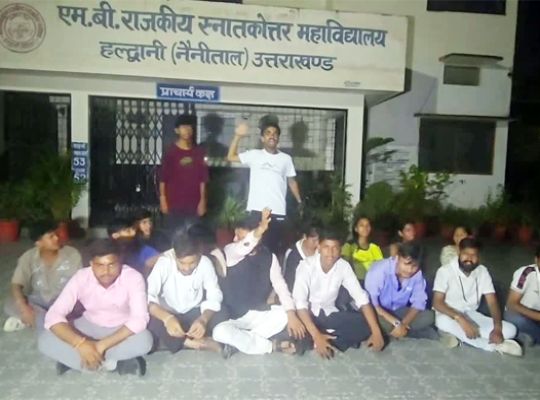 Uttarakhand: Dissension erupts within ABVP ahead of the MBPG student union elections! Aspirant Aryan Belwal revolts after Dheeraj Bisht secures the ticket for the post of president.