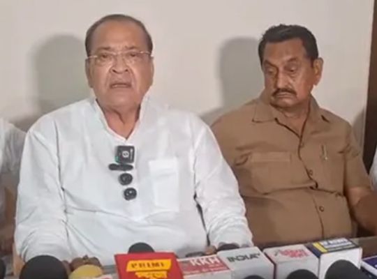 Uttarakhand: Political battle intensifies following the uproar outside the strong room in Kichha! Yashpal Arya attacks the government, vows to raise the issue in the Legislative Assembly.