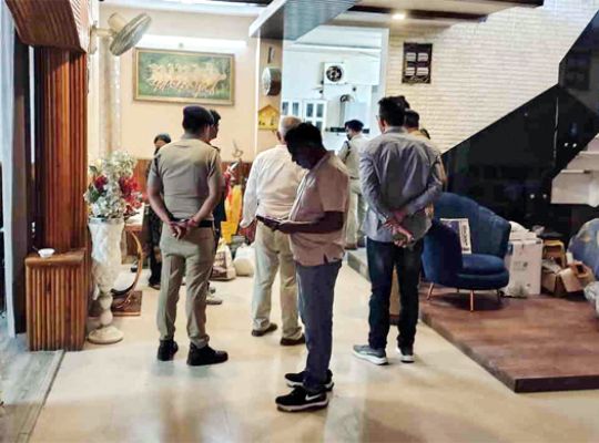 Uttarakhand: Accused of winning a family's trust and then summoning four accomplices to commit robbery! Incident at BJP councilor's home in Dehradun sparks a stir.
